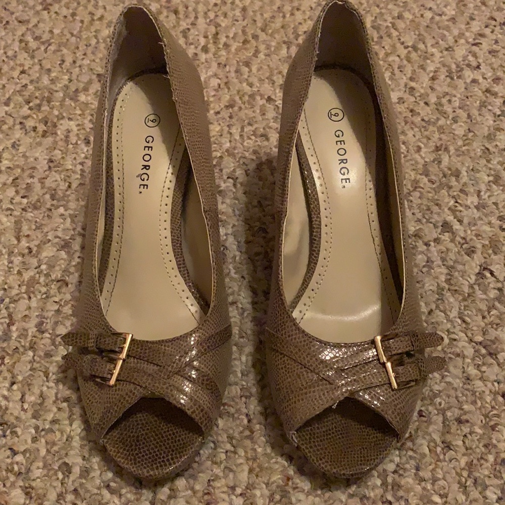 Sexy size 9 heels!